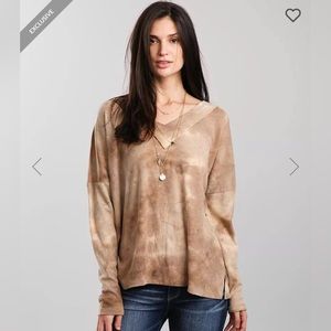 BKE long sleeve waffle shirt. Size medium.